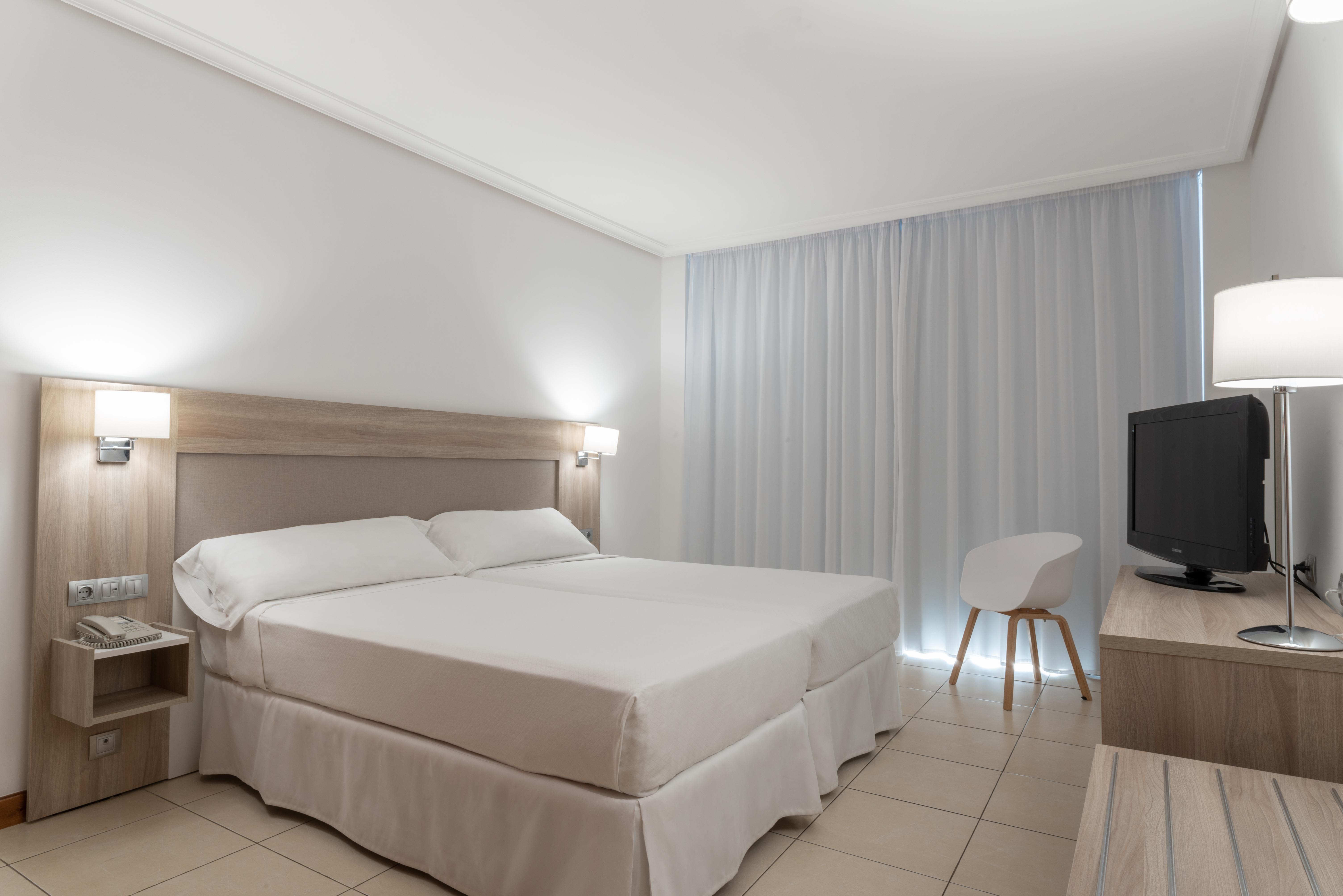 Landmar Costa Gigantes Family Hotel 4*