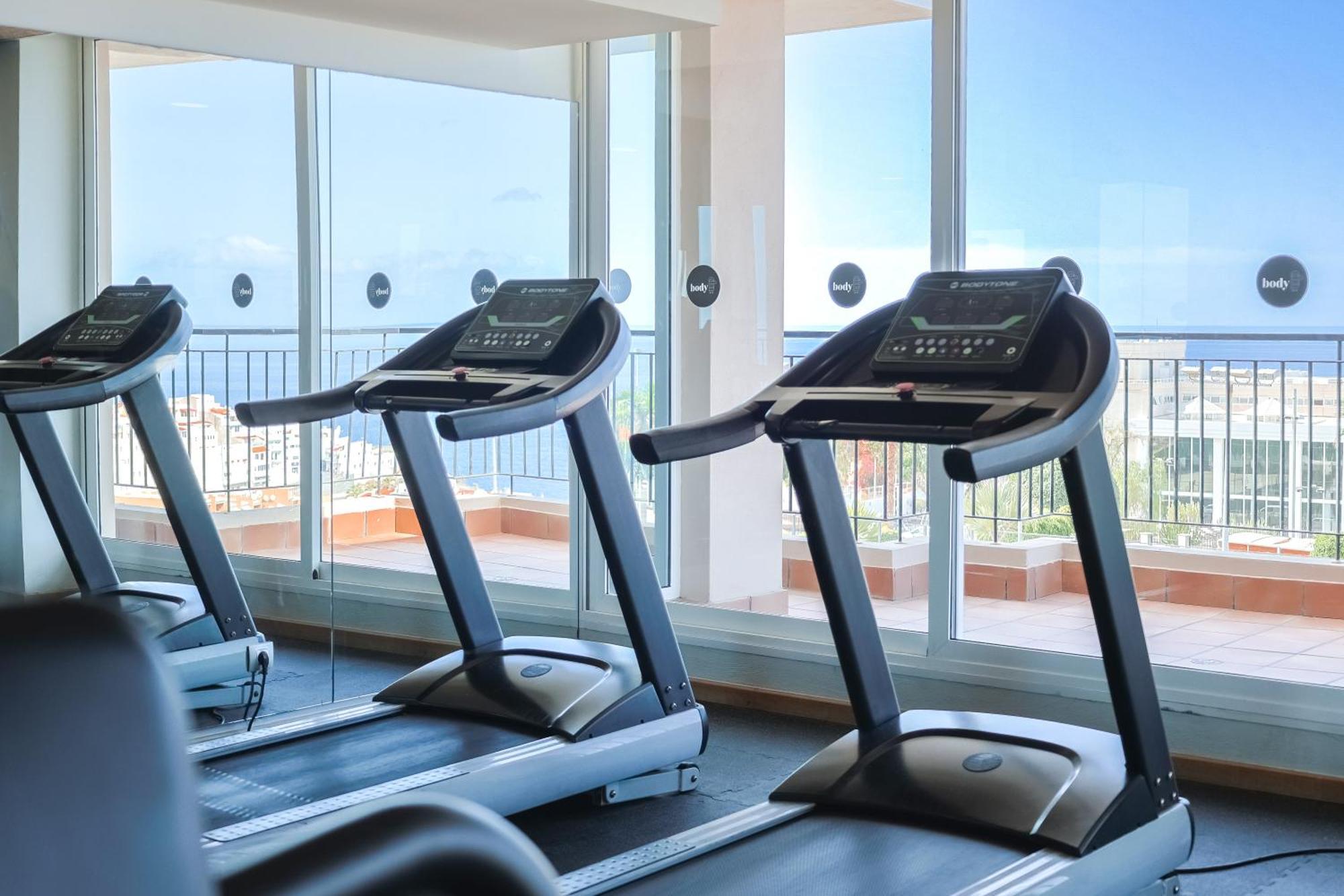 Landmar Costa Gigantes Hotel 4*