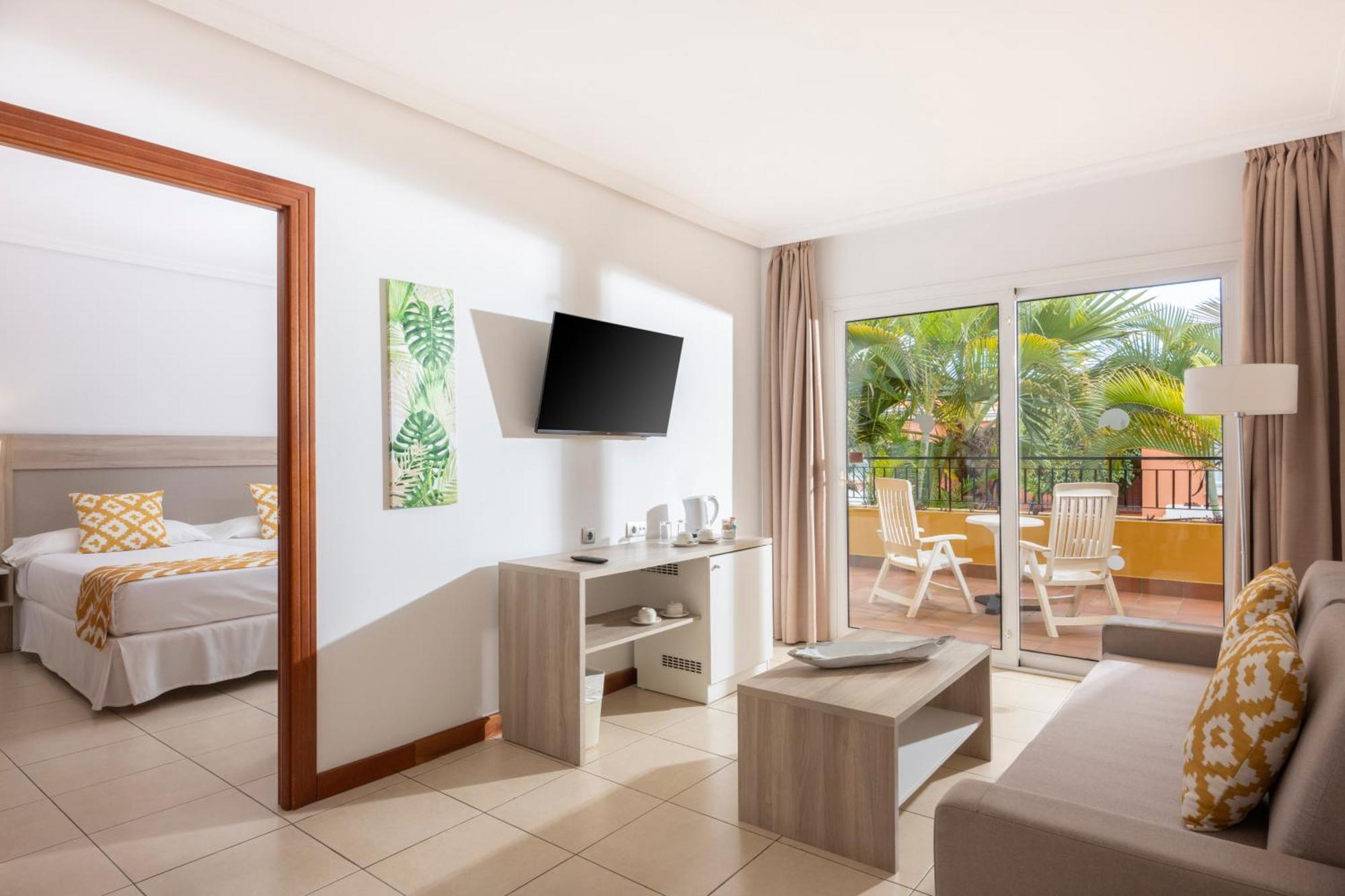 Landmar Costa Gigantes Hotel 4*