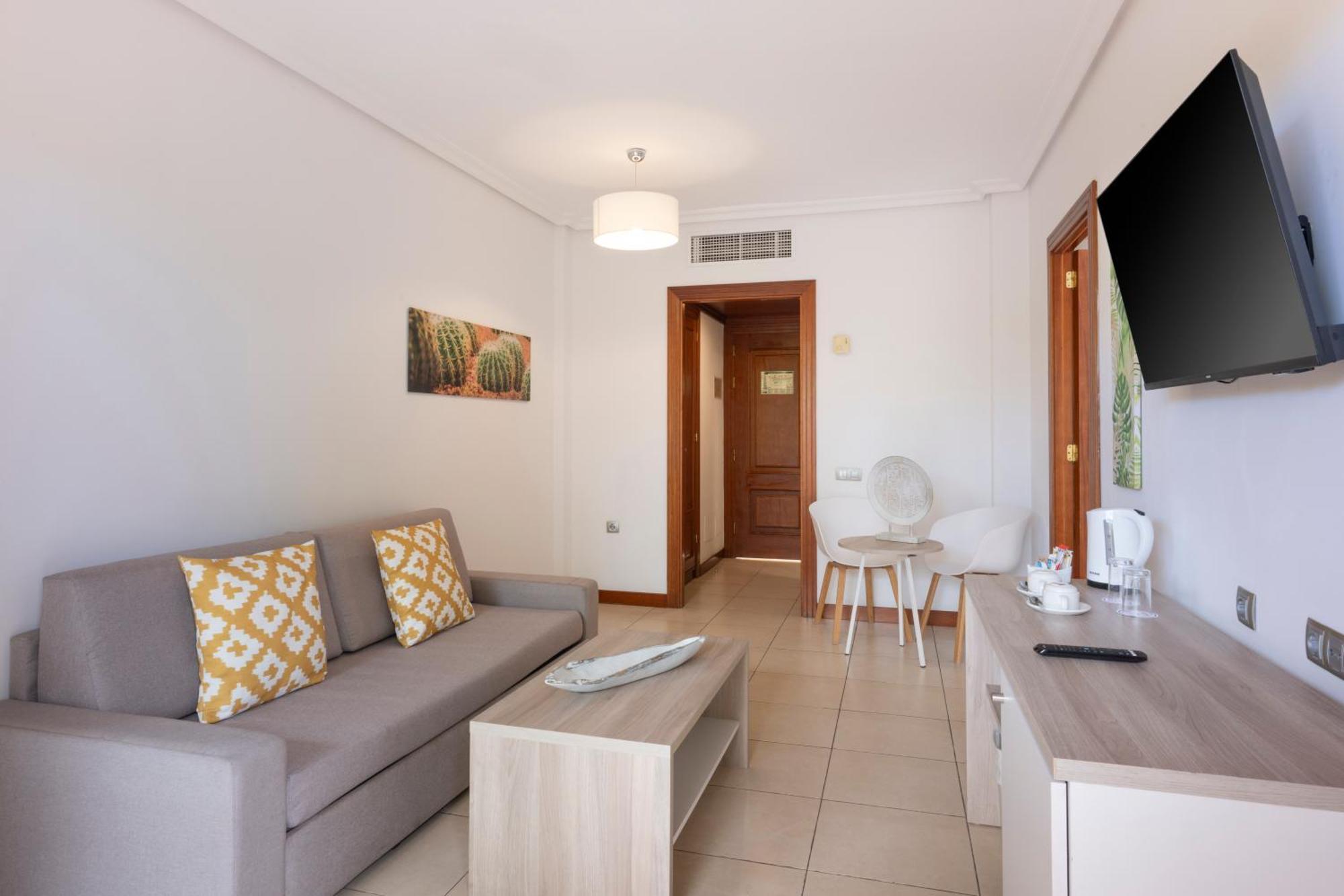 Hotel Landmar Costa Gigantes 4*